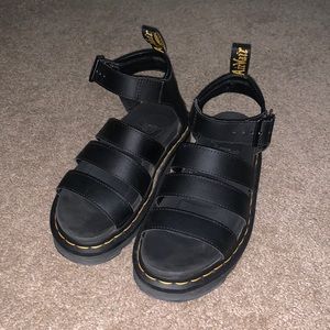 DR MARTEN BLAIRE PLATFORM SANDALS IN BLACK SIZE 6